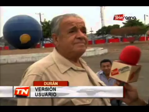 Largas filas para proceso de revisión vehicular