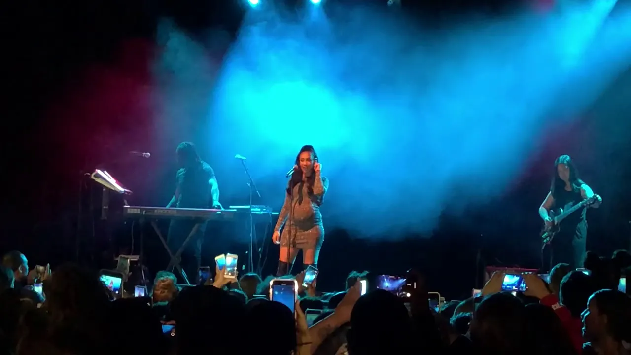 Queen Naija- Performs Mama’s Hand (Full Song Live) 2018