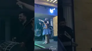 اكبر غلطه في حياتي بنت صغيره تغني مع ريم السواس مولعه الدنيا 