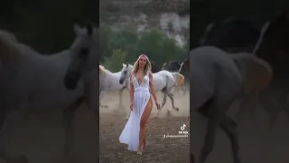 بعلن بالنباء العاجل انا دلوقتى بقيت سنجل هاى هاى يا سناجل دندنها