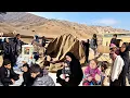 Dismantling the tent over Najmeh's grave and the tears of caring parents and sisters