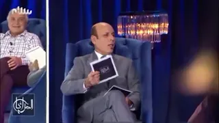 حسني بي يكشف عن تروته بالدولار الامريكي 