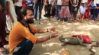 Haridwar M Road side jaadugar ka majedar khel