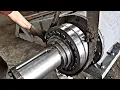 Download Lagu inserting a giant bearing for jaw crusher