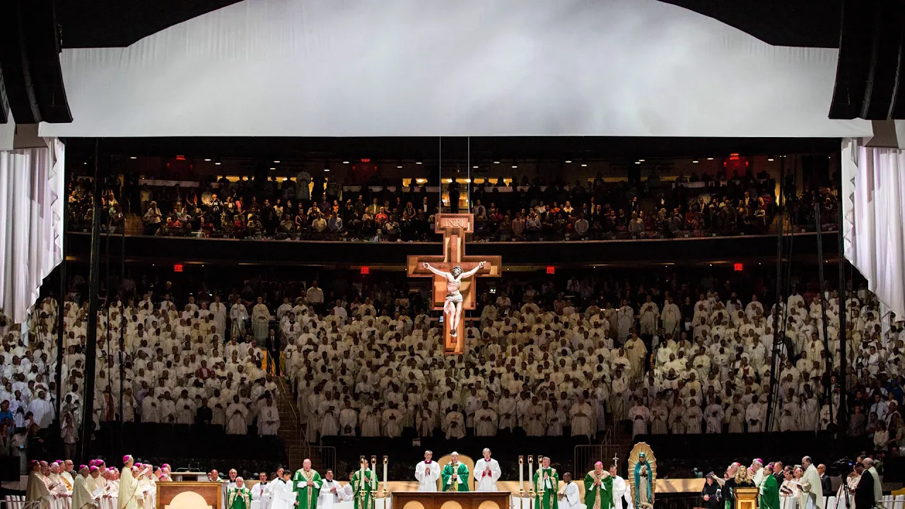 On Eagles Wings BEST VERSION with Pope Francis in NYC 2015 (sung by D'Train Williams) On Eagles Wings BEST VERSION with Pope Francis in NYC 2015 (sung by D'Train Williams)