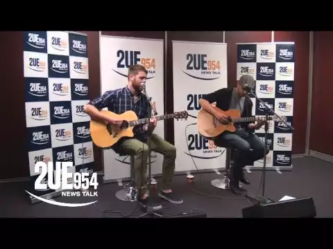 Download MP3 Brian McFadden performes Flying without wings on NewsTalk2UE