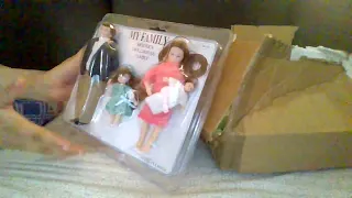 Unboxing Melody Jane dollhouses Caucasian family Paul Abigail Astra and Annabelle