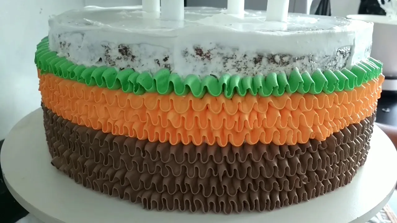 Como confeitar bolo com chantilly / tema safari