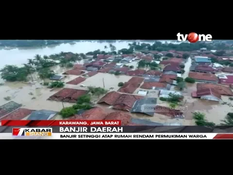 Banjir Setinggi Atap Rumah Rendam Permukiman Warga di Karawang, Jawa Barat | tvOne