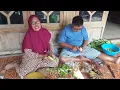 Masak Dibantuin Bapak‼️Sayur asem rempeyek udang dan kolak 