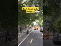 Download Lagu mengendarai sepeda motor di jalan raya kota Yogyakarta pada siang hari di hari yang cerah