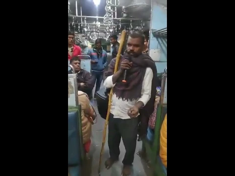 Download MP3 Blind Men Singing Udit Narayan Song On Train Mujhe Neend Na Aaye Mujhe Chein Na Aaye Brilliantly