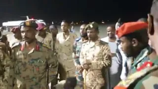 أول فيديو للقبض علي القائد علي السافنا في جبال مورو شمال دارفور السودان  أول فيديو للقبض علي القائد علي السافنا في جبال مورو شمال دارفور السودان