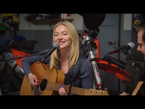 Download MP3 Astrid S - Two Hands (Acoustic in the Garage)