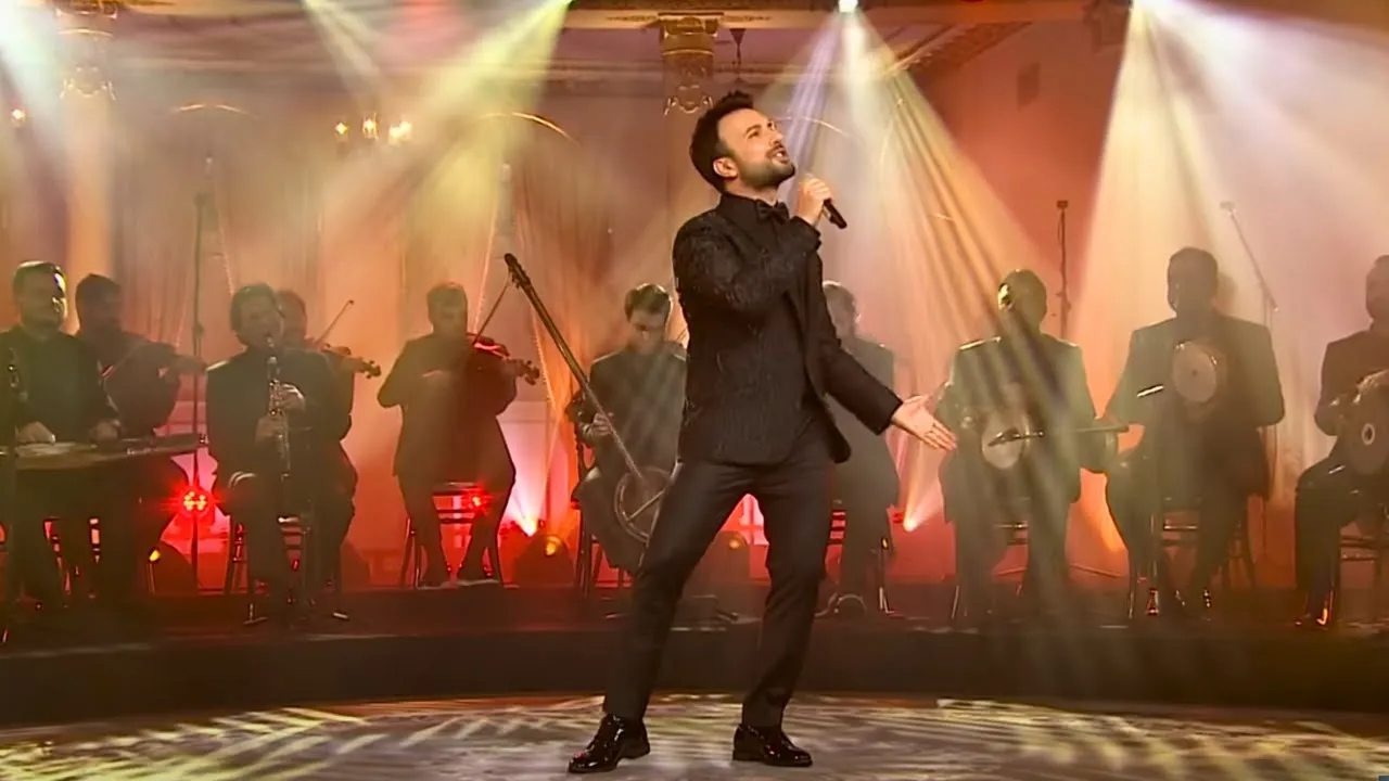 TARKAN - Nasıl Geçti Habersiz - Ahde Vefa | 2017 Yılbaşı Özel TARKAN - Nasıl Geçti Habersiz - Ahde Vefa | 2017 Yılbaşı Özel
