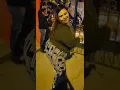 LA GORDITA CON MAS AUTOESTIMA DEL MUNDO BAILANDO DE NOCHE
