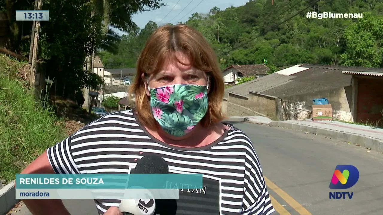 Sistema de mutirão entrega rua pavimentada no bairro Nova Esperança