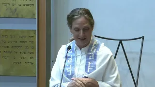 Rabbi Rachel Ain of Sutton Place Synagogue NYC reads inspiration from Cowgirl Power by Gay Gaddis