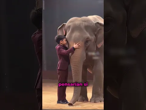 Presentó a un Elefante Enorme… y Era una Hiena Blanca Furiosa 😱⚠️
