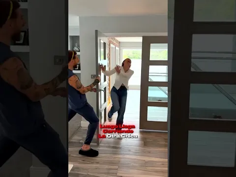 Su truco hizo saltar a sus amigas 🤣😱 #Bromas #Amigos