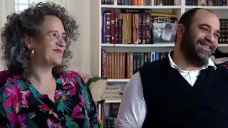 היא דתיה הוא חילוני הזוגות המעורבים שמאמינים באהבה ונשארים ביחד למרות המכשולים 