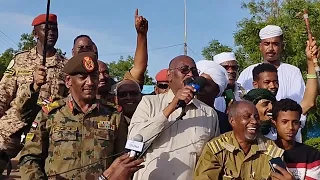 والي الجزيرة يخاطب قافلة الدعم التي سيرتها قرى شرق رفاعة بمحلية شرق الجزيرة لدعم القوات المسلحة 