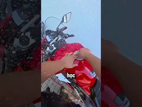Tại Sao Biker Lại Dùng Búa Tạ Đập Nát Bình Xăng?! 😱