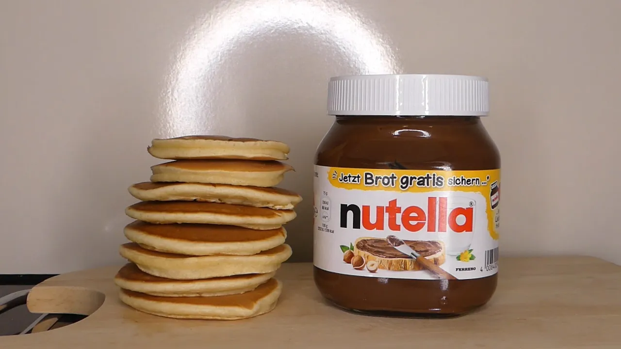 Pancakes me Nutell - Pfannkuchen mit Nutella Fülle Rezept 👌. 