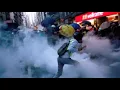 Download Lagu Demonstran Hong Kong Lawan Gas Air Mata dengan Perkakas Dapur
