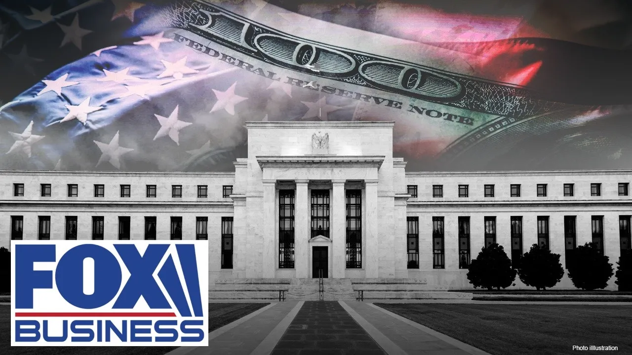 Wall Street STUNNED? Investment chief predicts up to 4 Fed rate hikes