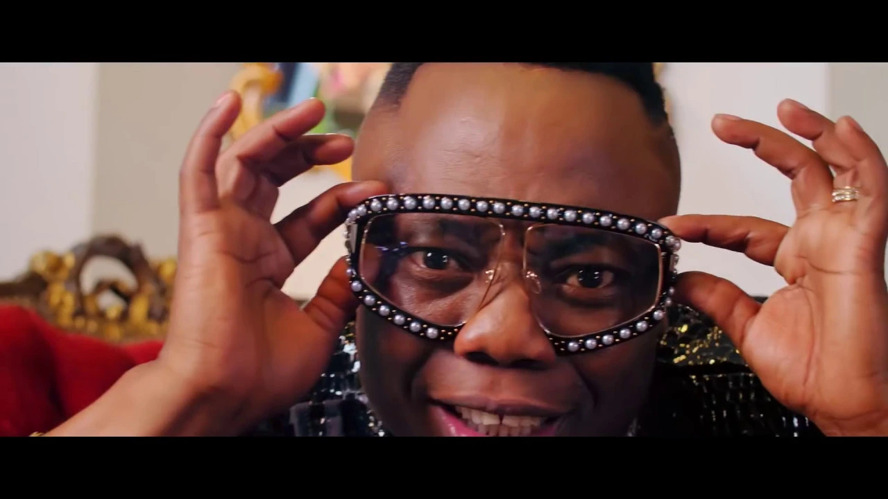 DJ Tira Feat Zanda Zakuza- Happy Days (OFFICIAL MUSIC VIDEO)