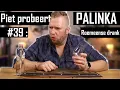 Hollander drinkt Roemeense moonshine (palinka)