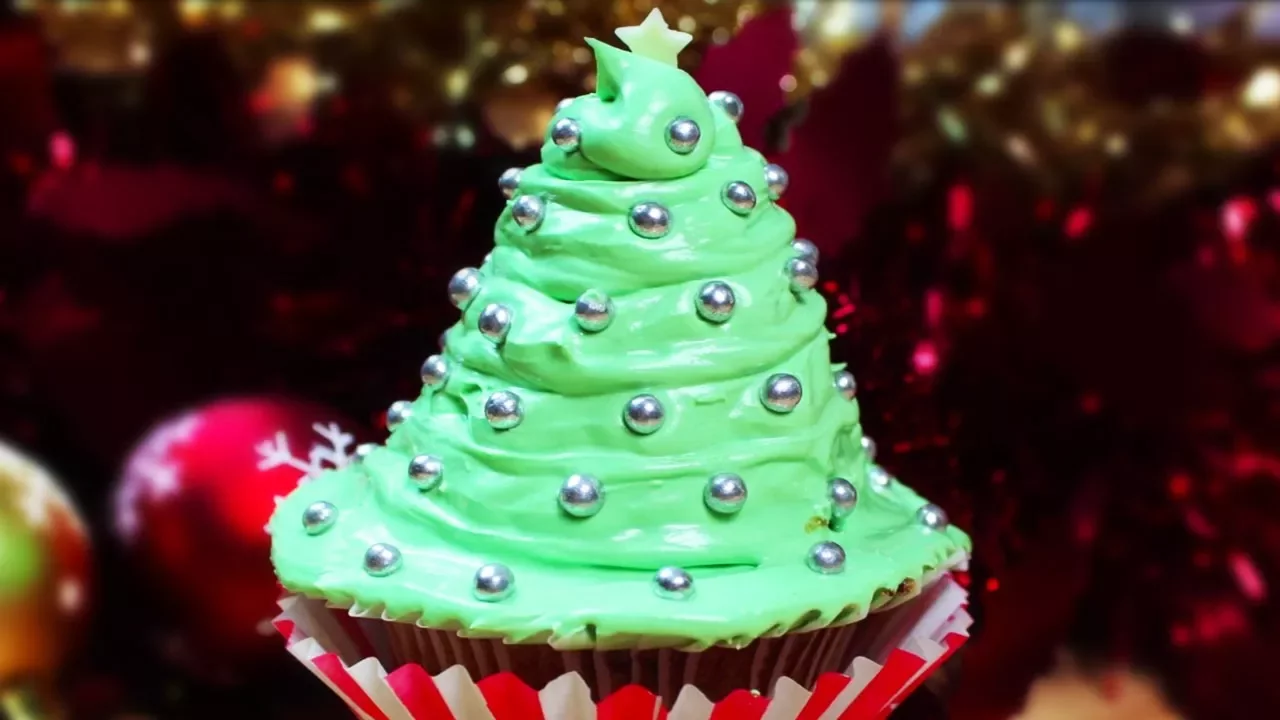 Tasty Recipes You Must Try This Christmas   DIY Christmas Dessert Recipes by Hoopla Recipes