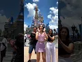 Passando vergonha com dancinha Makeba na frente do Castelo da Disney #shorts