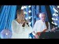 Lupita D'Alessio - Yo Sigo Aquí (En Vivo)