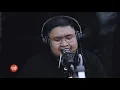 Agsunta, Moira Dela Torre perform "Kahit Kunwari Man Lang" LIVE on Wish 107.5 Bus