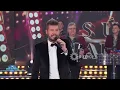 Los Palmeras performed "Bombón asesino" and turned the Showmatch dance floor into a party