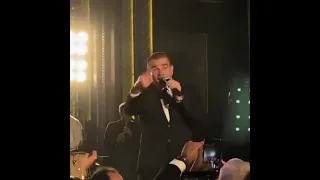 وانا قاعد سهران عمرو دياب دندنها
