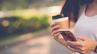 نغمة رنين هناك شخص تافة يتصل بك دندنها