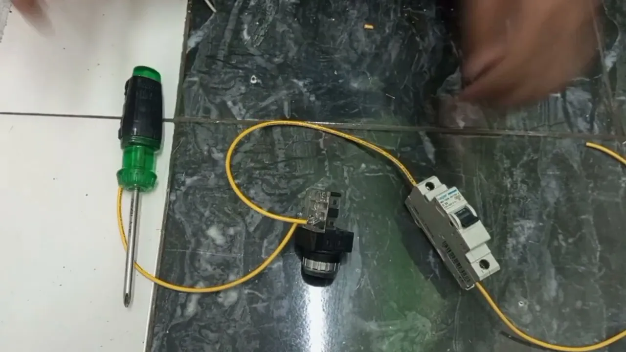 Sequential Circuit ON by explaining in English
