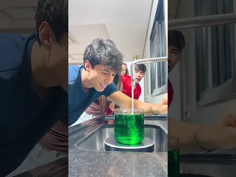 Video Thumbnail: TENTE NÃO DERRUBAR A AGUÁ!! #humor