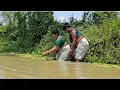 Download Lagu Amazing Village Women net fishing in Jungle Pond | Village Women Fishing Channel