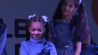 استعراض نشيد الف اهلا و سهلا مع زهرات اطفال ومواهب  استعراض نشيد الف اهلا و سهلا مع زهرات اطفال ومواهب