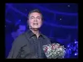 engelbert sings "Love is a many splendored thing"