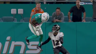 Lamar Jackson throws INT to close out game vs Dolphins