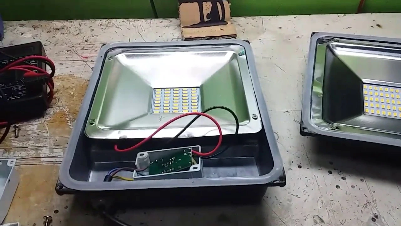 Cara perbaiki lanpu LED rusak total pake korek || gampang