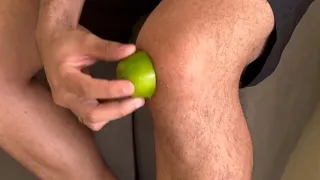 لماذا ينصح طبيب صيني مرضاه بوضع الليمون على ركبهم إذا كانوا يعانون من مشاكل مثل آلام الظهر 