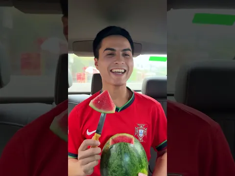 Ronaldo đã lừa mẹ để ăn dưa hấu #ronaldo