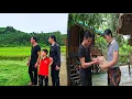 Download Lagu Simple joy: Thuy was touched by Anh Men's unconditional help during the stormy days.
