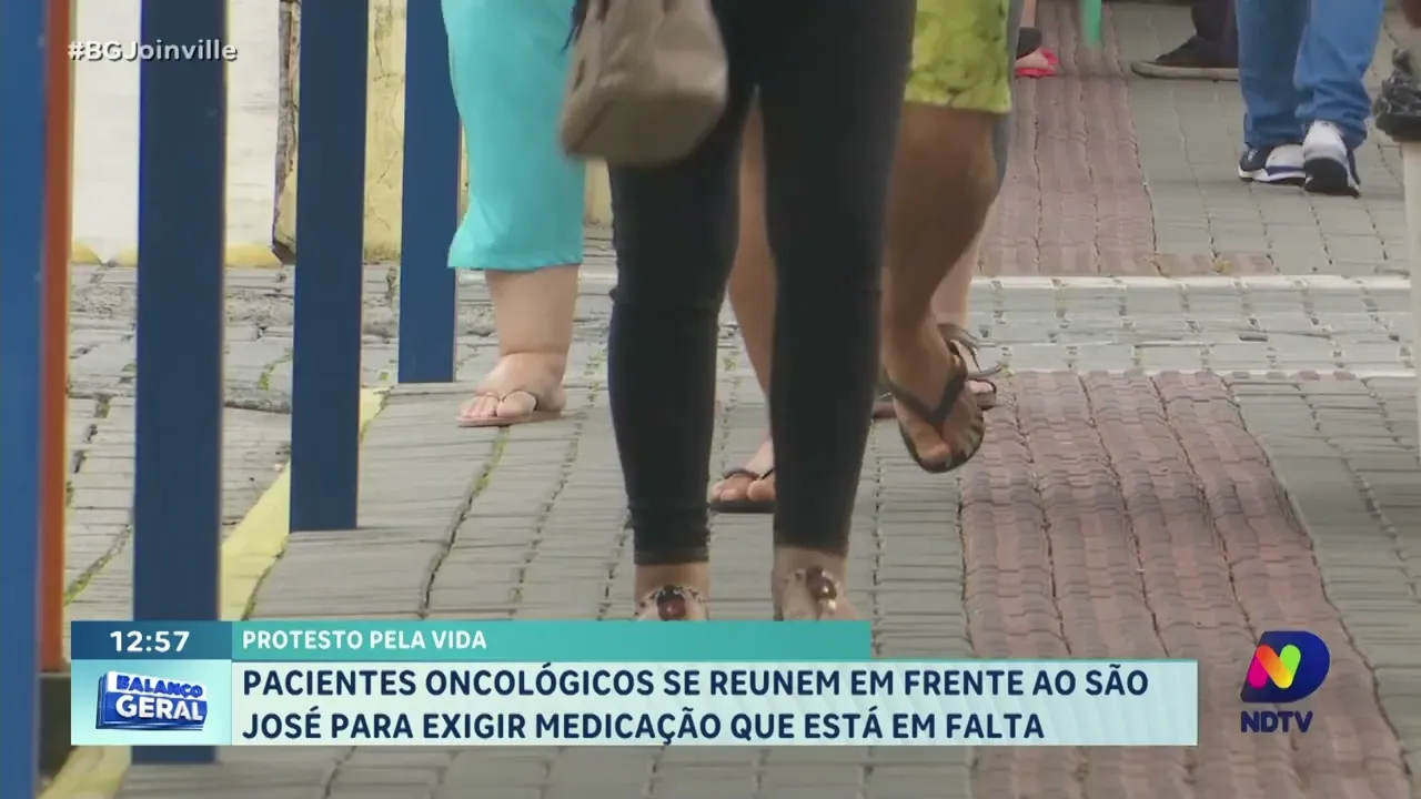 Protesto pela vida: pacientes oncológicos se reunem em frente ao São José para exigir medicação